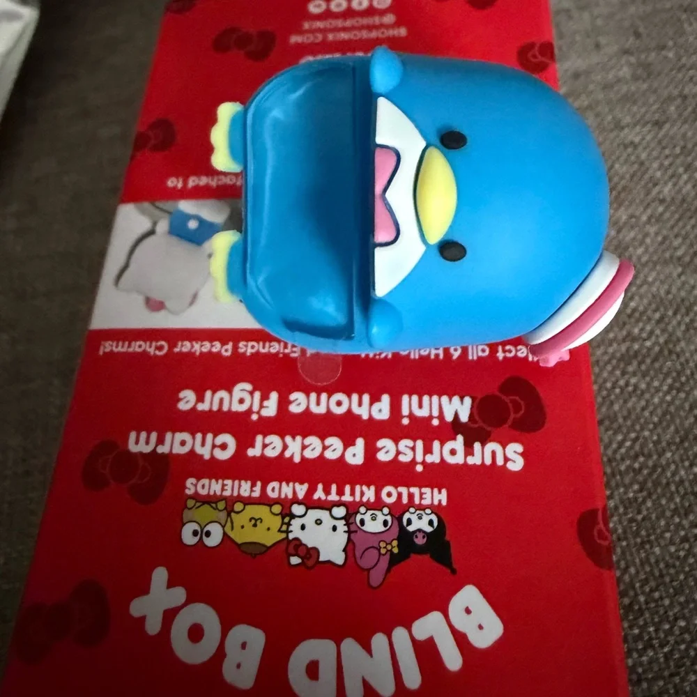 Sonix Peeker hello Kitty and Friends — SECRET!! - Picture 3 of 6